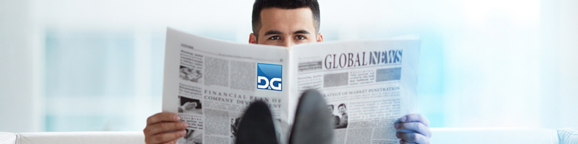 Mann liest Fachzeitschrift - aktuelle News und Neuigkeiten zu D&G-Software.